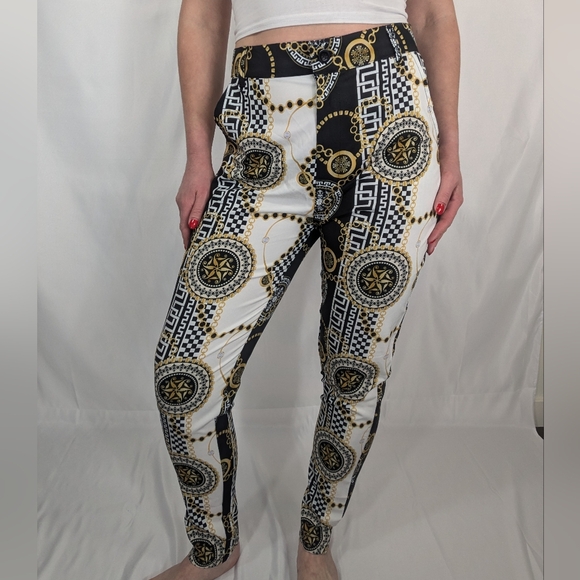 Other - Unisex sz. M funky print black/white pants